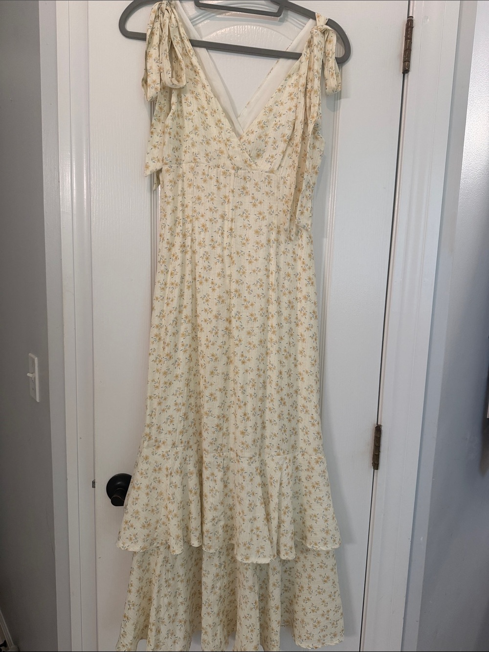Selfie Leslie light Yellow Floral Tie-Shoulder Maxi Dress - Picture 3 of 3